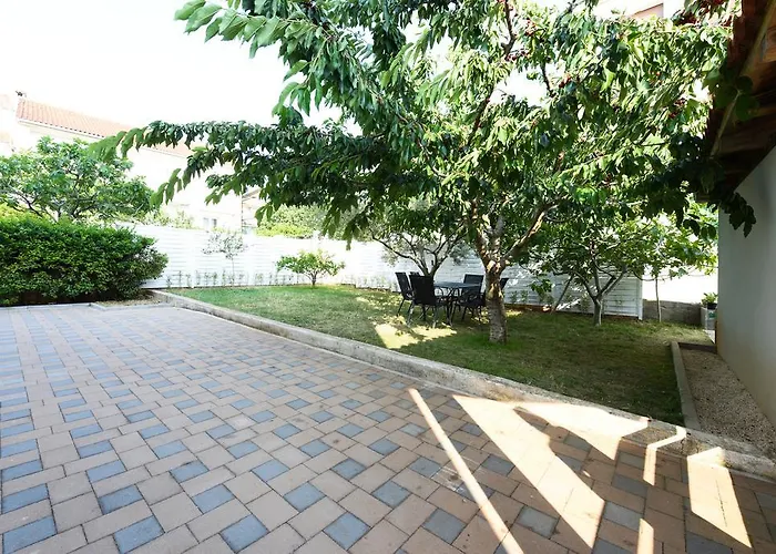 Rusula Apartman Zára