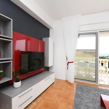 Rusula Apartment *